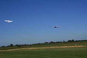 Cup Day Aero Tow 2013